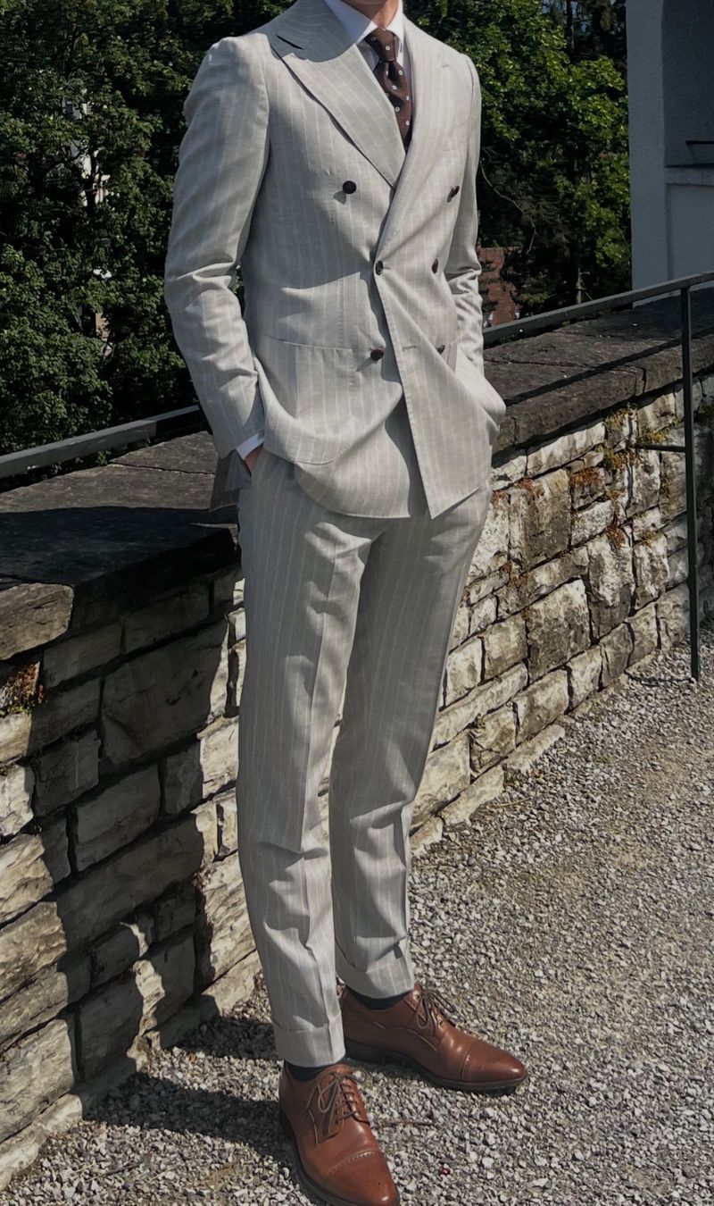 Suitsupply Completi, tute sportive e funzionali: Grauer Doppelreiher Anzug – Usato da Steffisburg venduto da GianZurbruegg