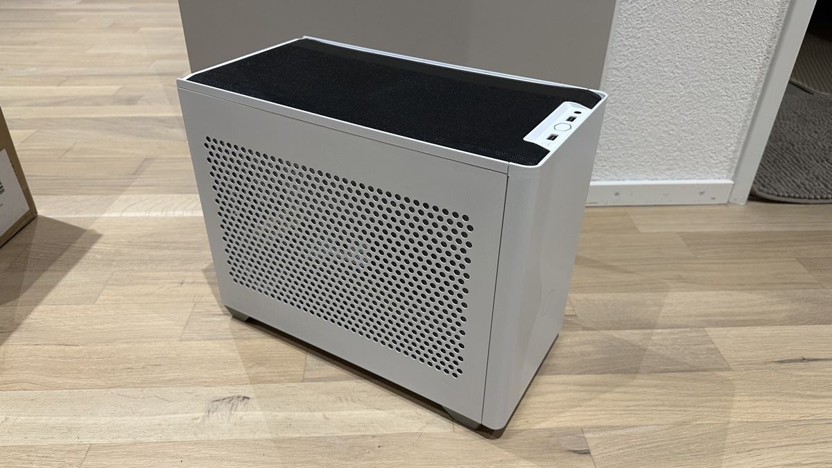 Custodie: Cooler Master NR200P Mini ITX Case – Usato da Neuhausen venduto da denobiler 1