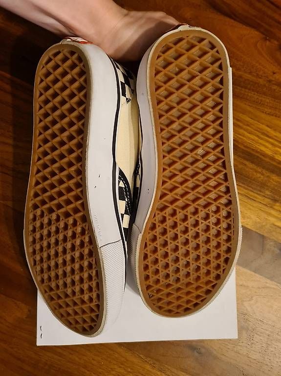 Scarpe da uomo: Vans Slip On mit Comfycush karriert Gr. 38 – Usato da Rupperswil venduto da Homer20 2