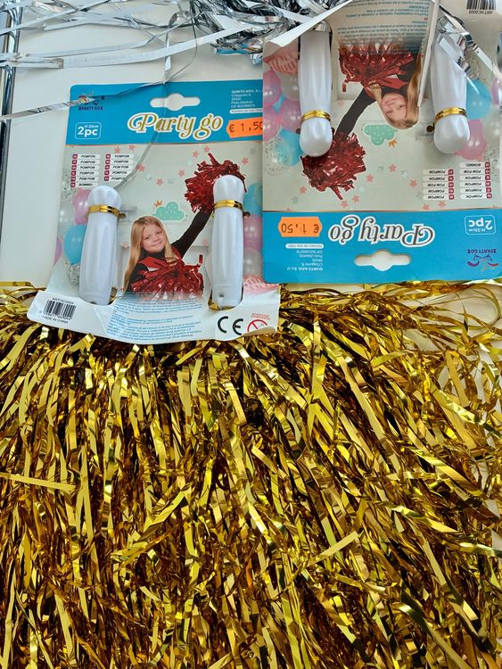 Toutes les décorations: Party Deko Set: Pompons Gold und Silber, Neu! 2 Stk. – Neuf avec emballage d'origine à Zürich par tersus1981 1