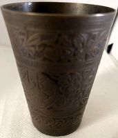 Becher mit Gravuren Antik