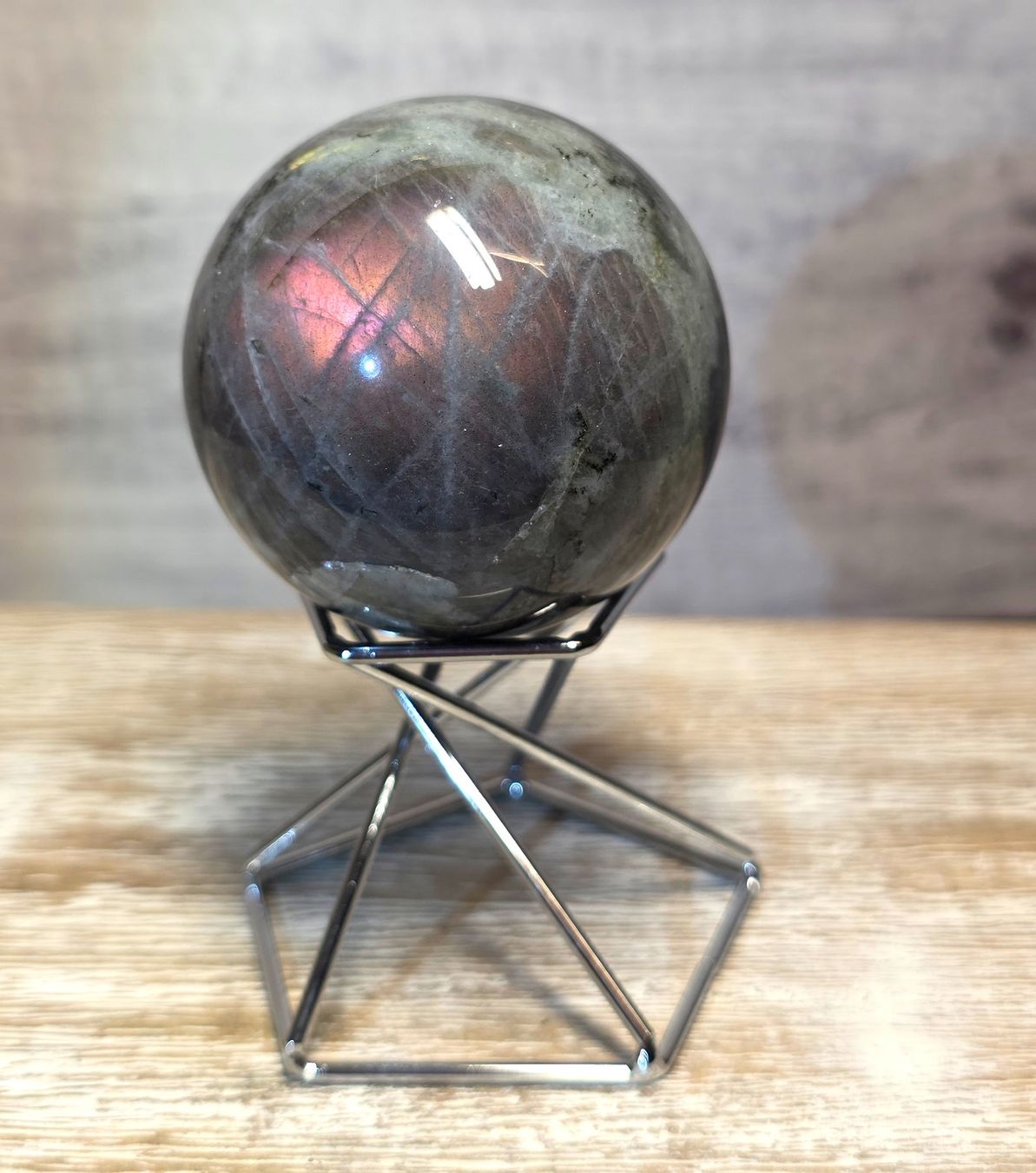 Minerali & Pietre curative: Labradorit Kugel C 50mm 182g – Nuovo e nell'imballaggio originale da Matzingen venduto da Shay_Crystalz