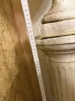 Säule weiss Stein