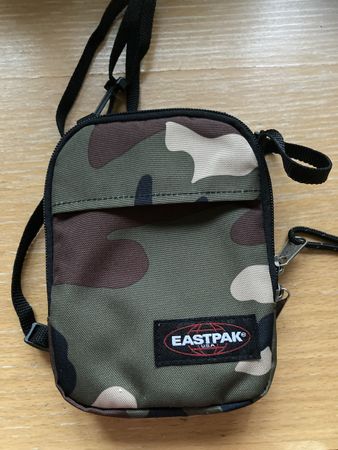 Sacoche Eastpak camouflage, pratique!