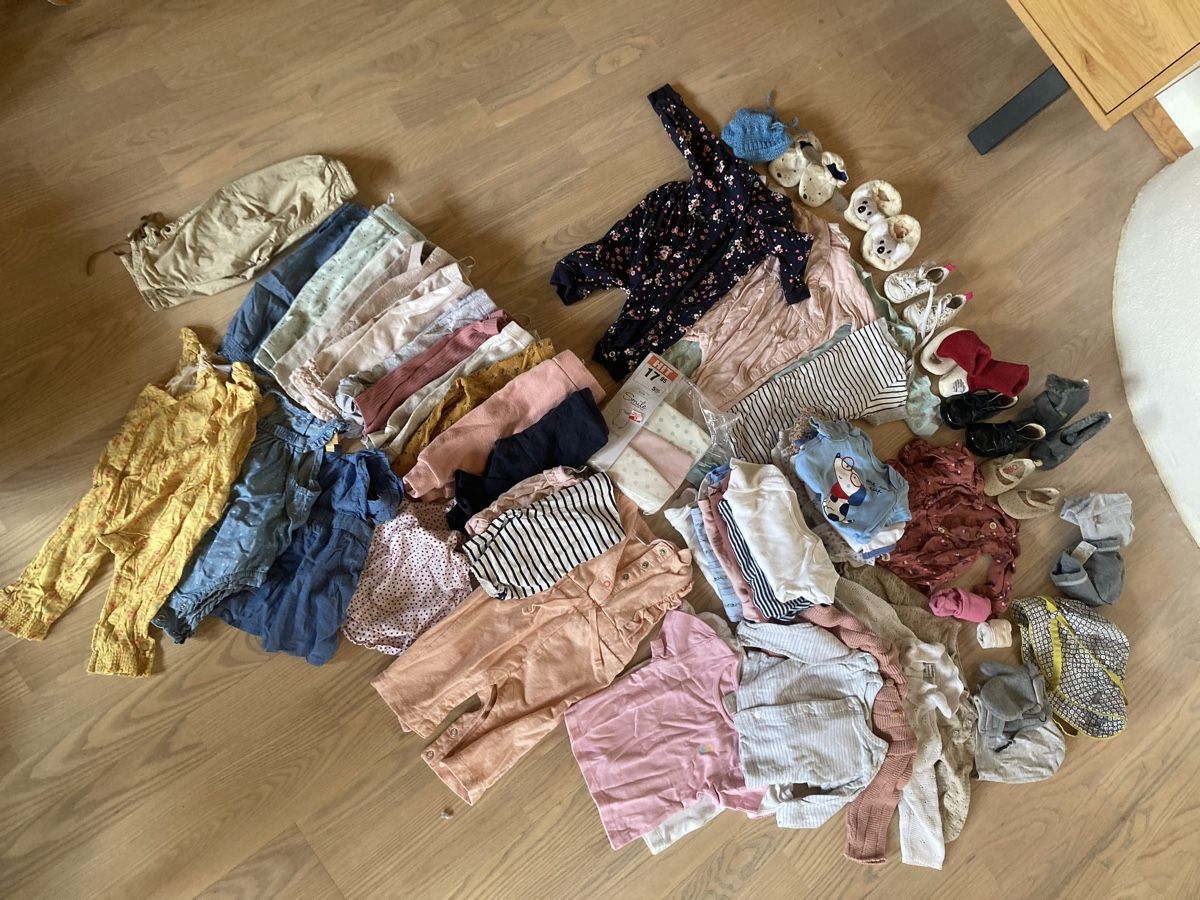 Kleiderpakete & -sets: Riesen kleiderpaket 62, schuhe gr 17 – Gebraucht aus Herisau von Sifgana