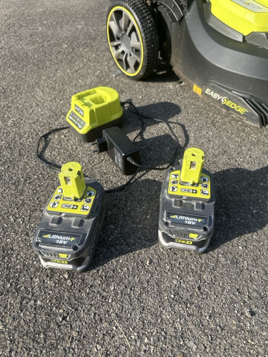 Tagliaerba: Ryobi Brushless 40cm Akku Rasenmäher – Usato da Weinfelden venduto da Fox770 2