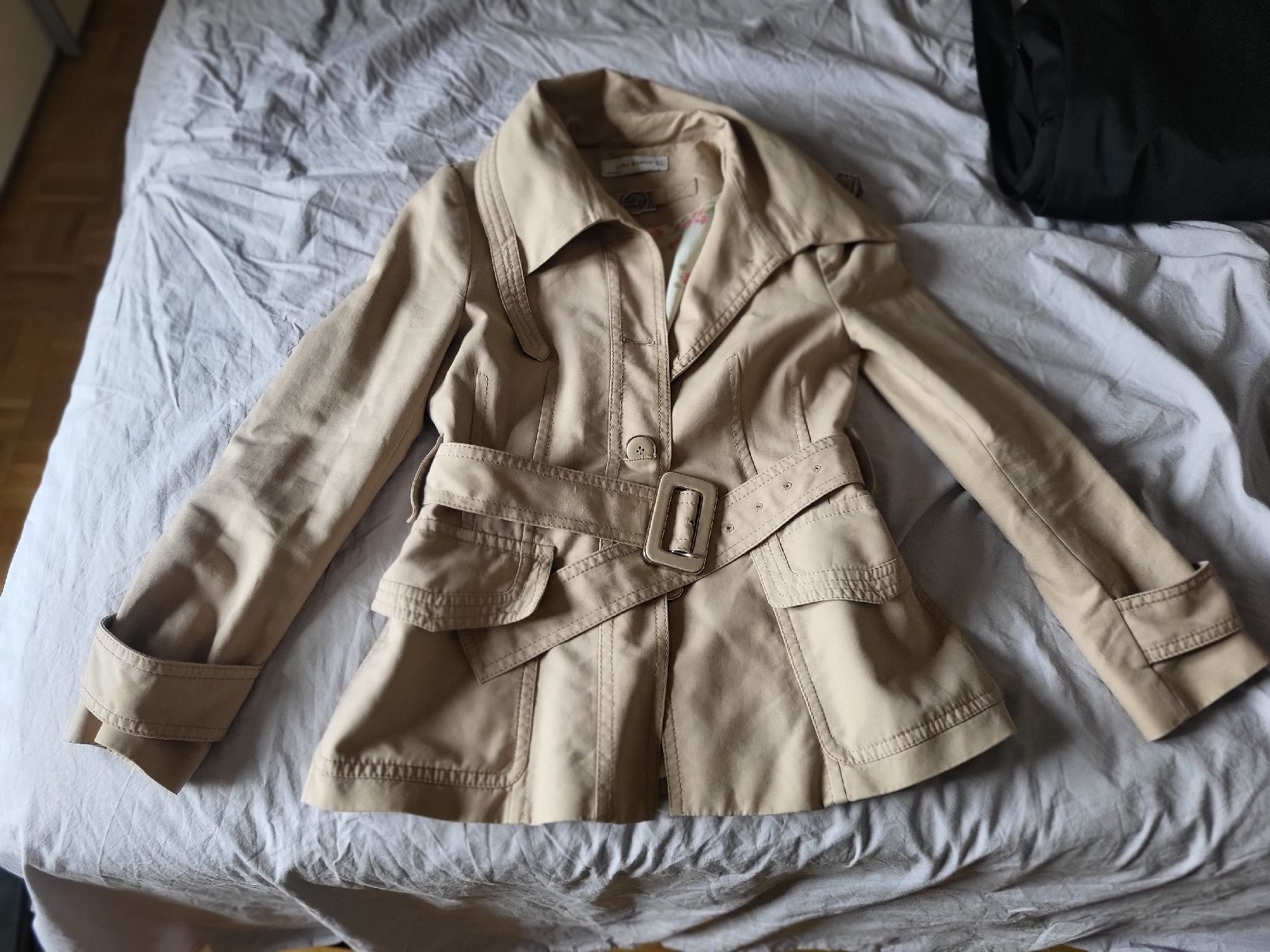 Zara Giacche: Trench Zara beige élégant. – Usato da Genève venduto da ale_m2rc 1