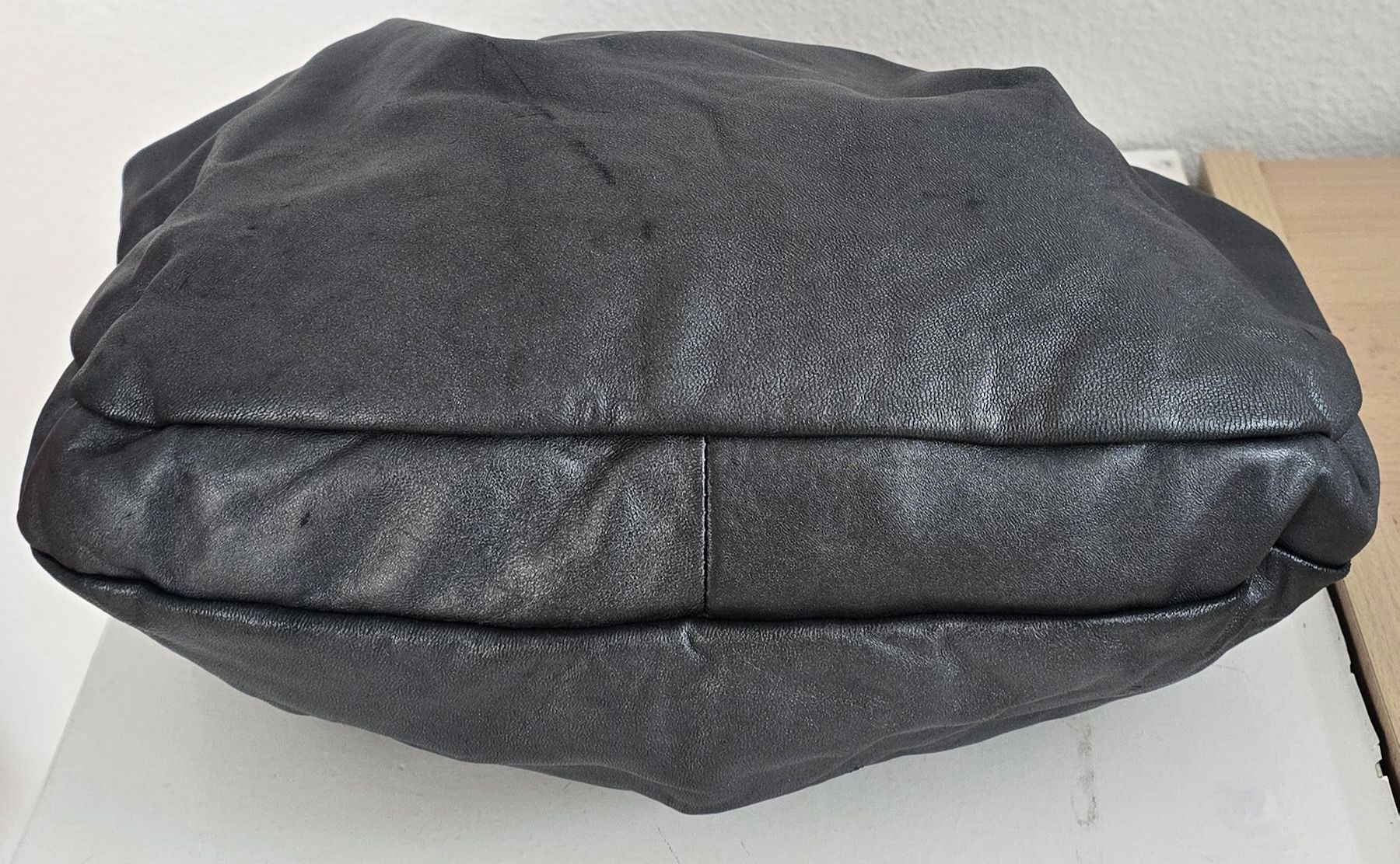 Marc Jacobs Sacs femmes: Marc JacobsSchultertasche Softleder anthrazit Glitzer – D'occasion à Niederteufen par Mira_72 5