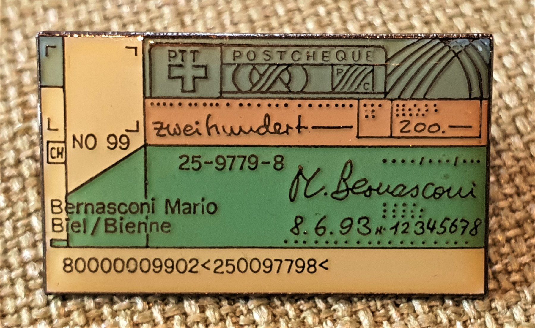 Placchette & Badge: A821 - Pin PTT Postcheque Biel Bienne CH – Usato da Reinach BL venduto da Boston-Verkauf