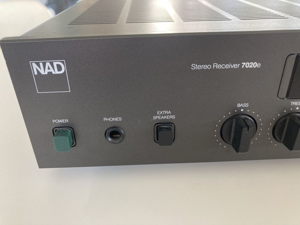 Nad Amplificatori: NAD 7020e Vollverstärker – Usato da Mörschwil venduto da Appenzell2 1