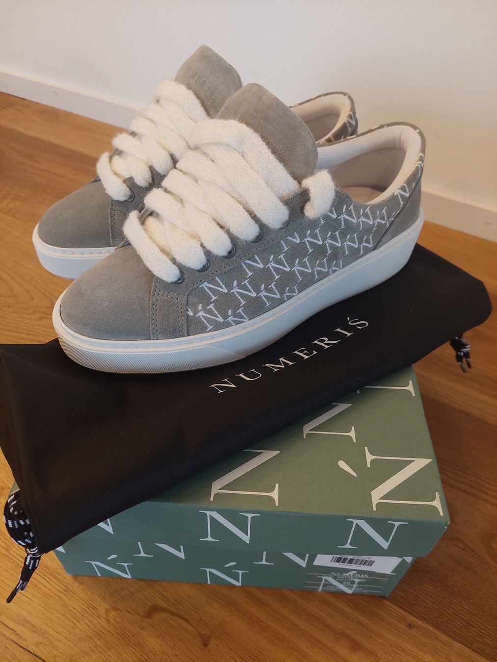 Scarpe da uomo: Numeris Sneaker, pistachio Gr. 6/40 – Nuovo e nell'imballaggio originale da Schenkon venduto da rausausdemhaus