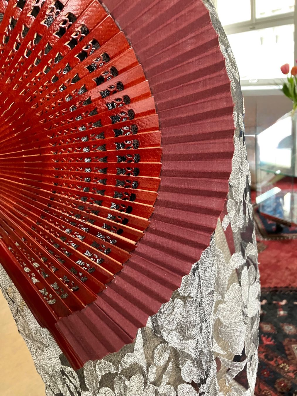 Tutte le decorazioni: Weinroter Fächer aus Spanien 23cm Länge – Usato da Schaffhausen venduto da NinaRicardo 2