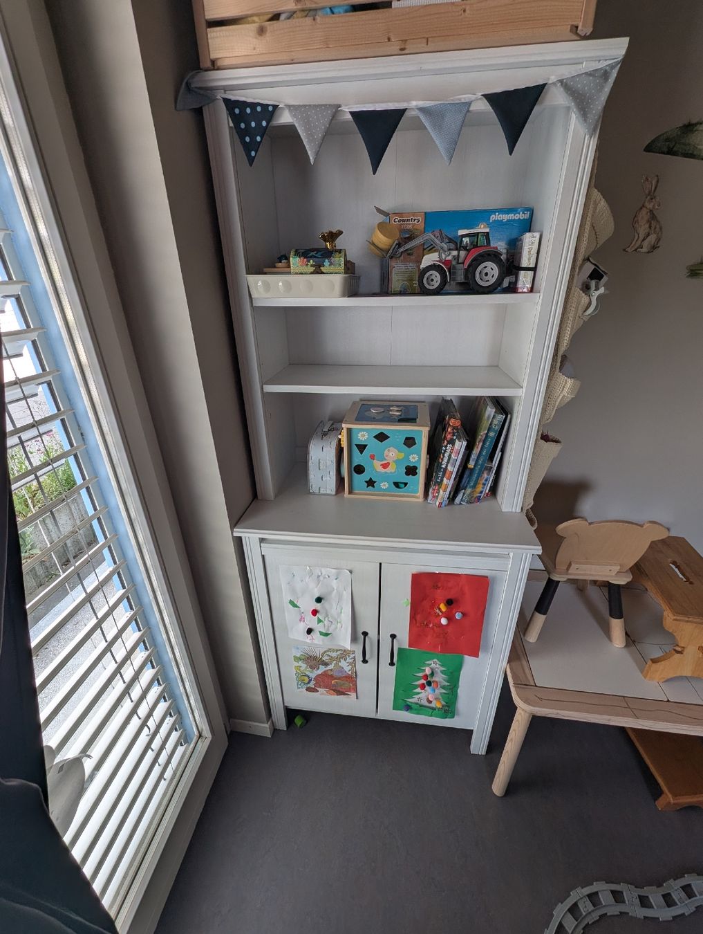 Ikea Scaffali: Ikea Kinderregal mit Türen, grau – Usato da Kiesen venduto da zema03 1