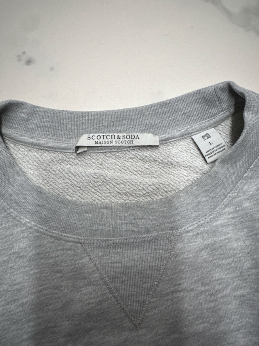 Maison Scotch Pullover & Sweatshirts: Scotch & Soda Pullover Herz-Muster grau Grösse L – Gebraucht aus Pfäffikon SZ von kar_98bt 1