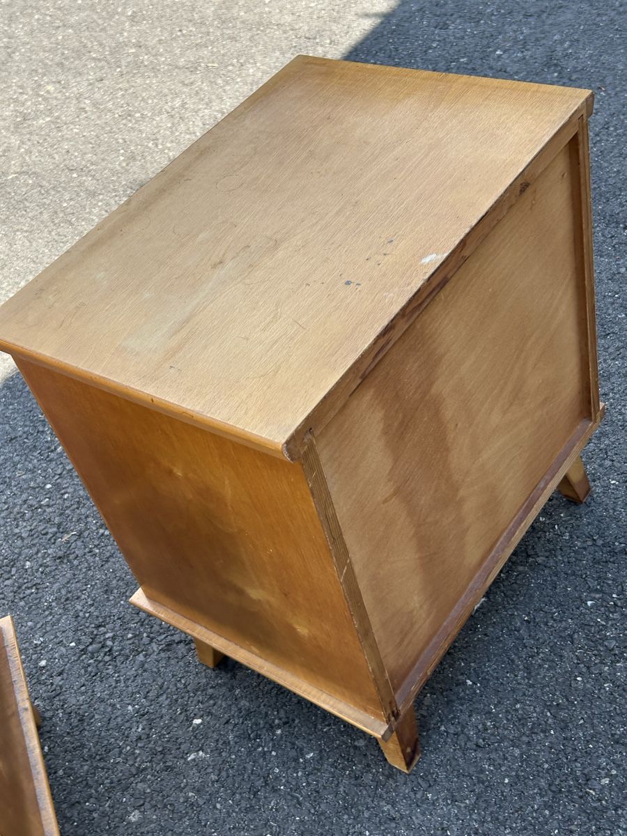 Comodini: Tables de chevet vintage en bois, set de 2. Solide. – Usato da Thierrens venduto da Bigla 5