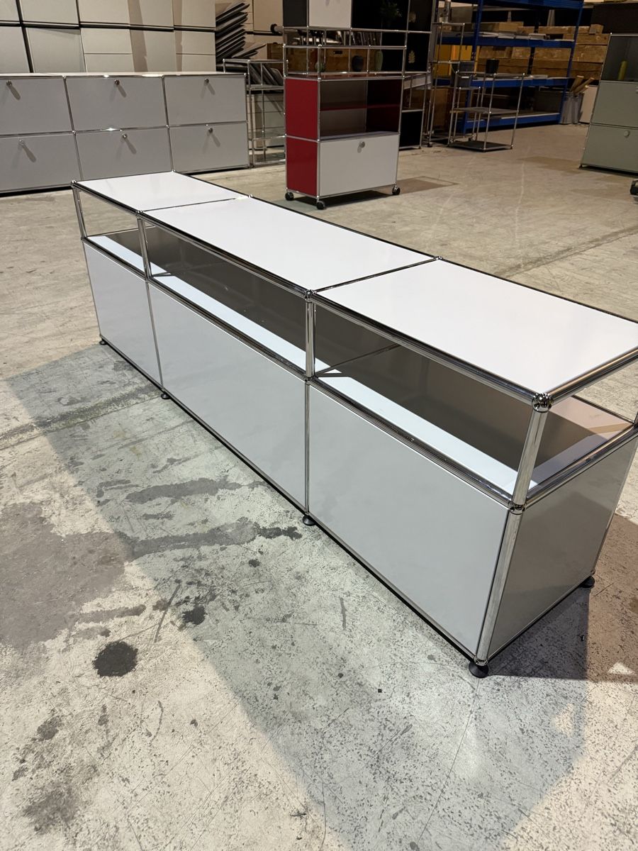 USM Meubles TV: USM Haller Tv Sideboard Lichtgrau Q2 – D'occasion à Balsthal par Designhaus.Schmitt 3
