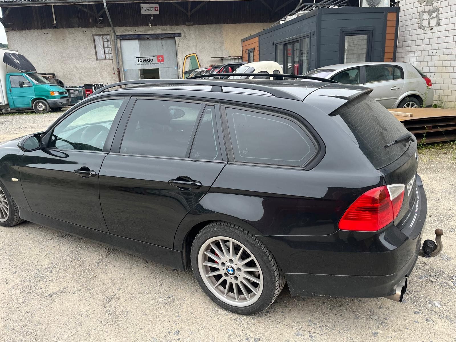 BMW Automobili: BMW 320d Touring für Export – Usato da Bünzen venduto da Turbolino5 4