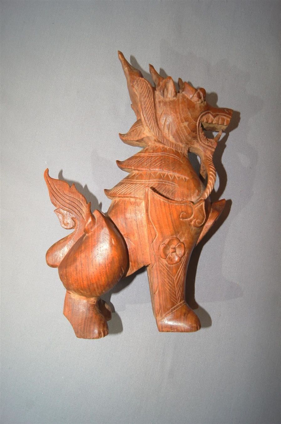 Sculture & Statue: Geschnitzter Tempel-Wächter / Fou-Hund – Usato da Geroldswil venduto da ARTEFACTO 3