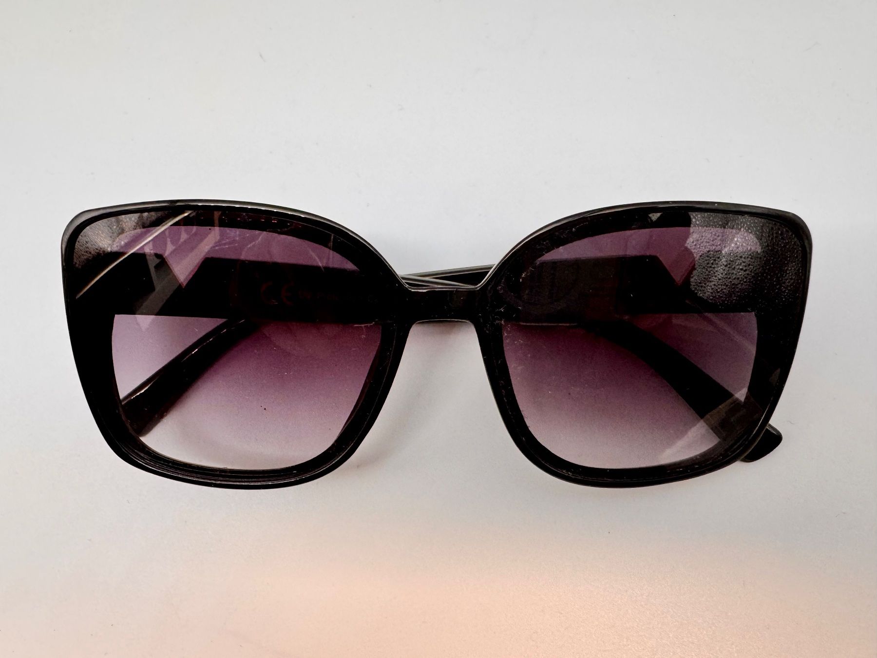 Brillen & Gläser: Damen Sonnenbrille – Gebraucht aus Hermetschwil-Staffeln von Mobile2013