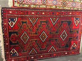 Orientteppich mit geometrischem Muster gebraucht Zustand