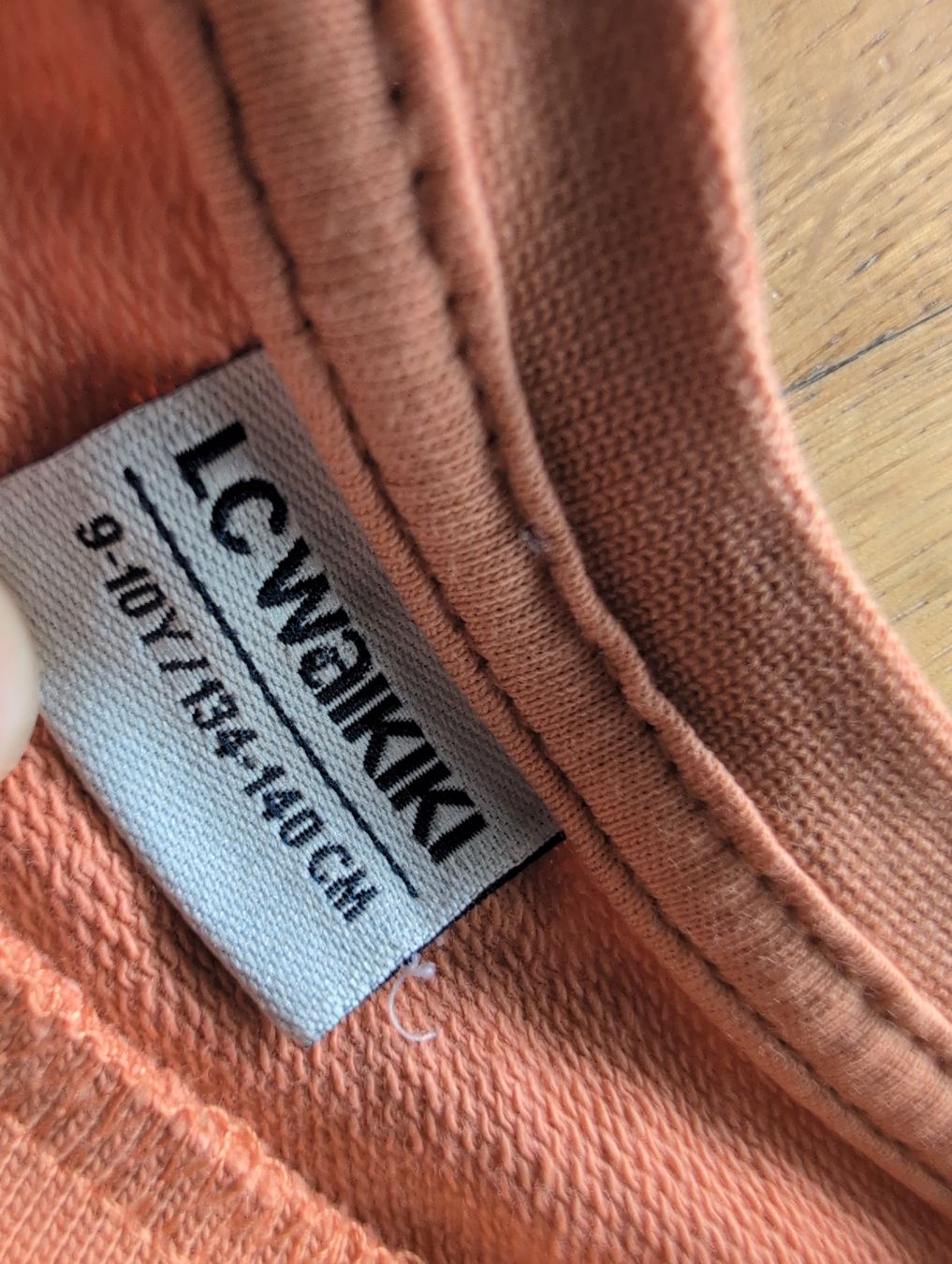 Maglioni & Felpe: Lachsfarbiger Kinder Pulli selten gebraucht – Usato da Schwerzenbach venduto da _charme_ 1