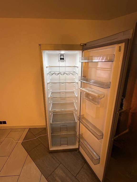 Sharp Frigoriferi: Réfrigérateur Sharp inox grande capacité – Usato da Sierre venduto da MiguelAneia 3