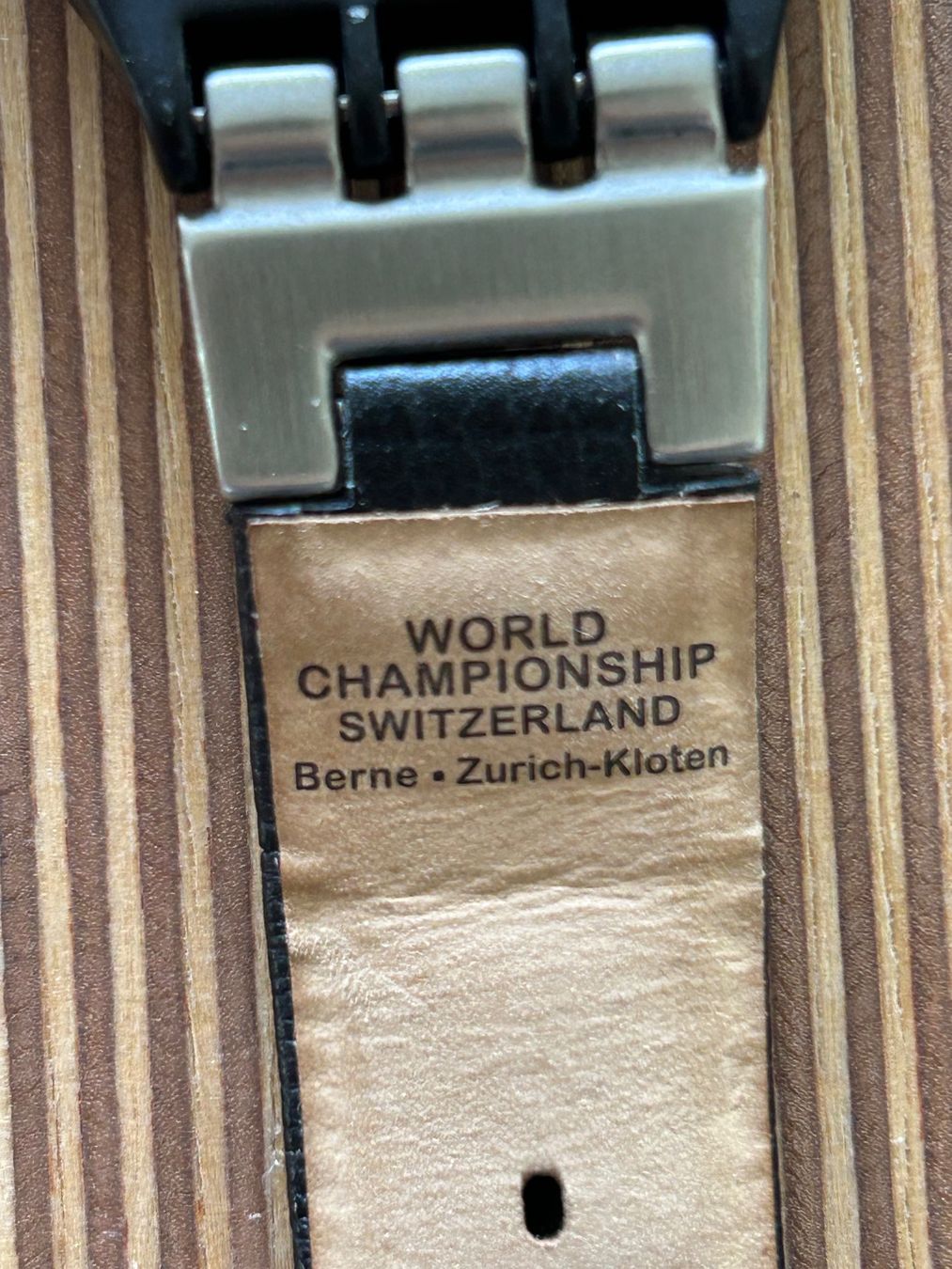 Swatch Orologi: Swatch Eishockey WM in der Schweiz 2009 – Usato da Burgdorf venduto da Outdoor5 3