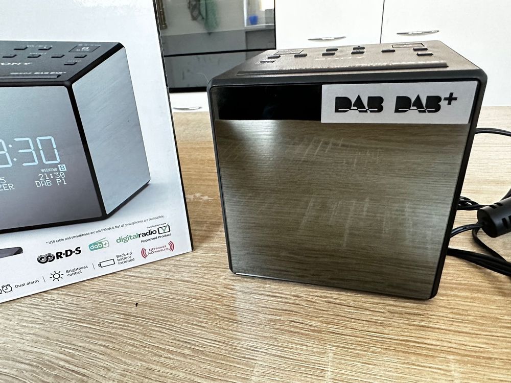 Sony XDRC1DBP DAB+/FM Clock Radio mit 2x Alarm Kaufen auf Ricardo