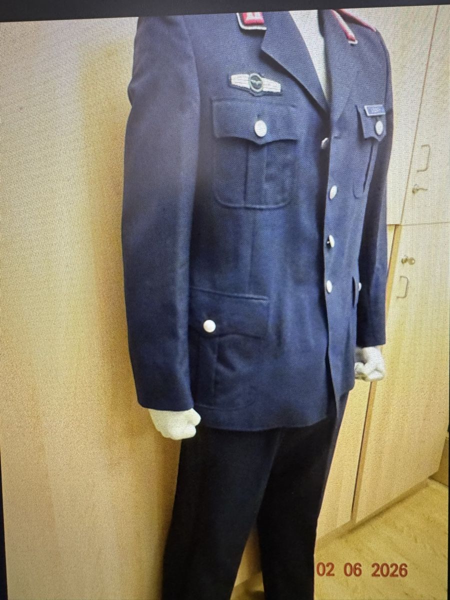 Uniformi: Luftwaffe, armée de l’air, uniforme de capitaine – Usato da Pailly venduto da vau_7nnr 2