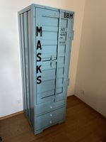 Metallschrank im Container look
