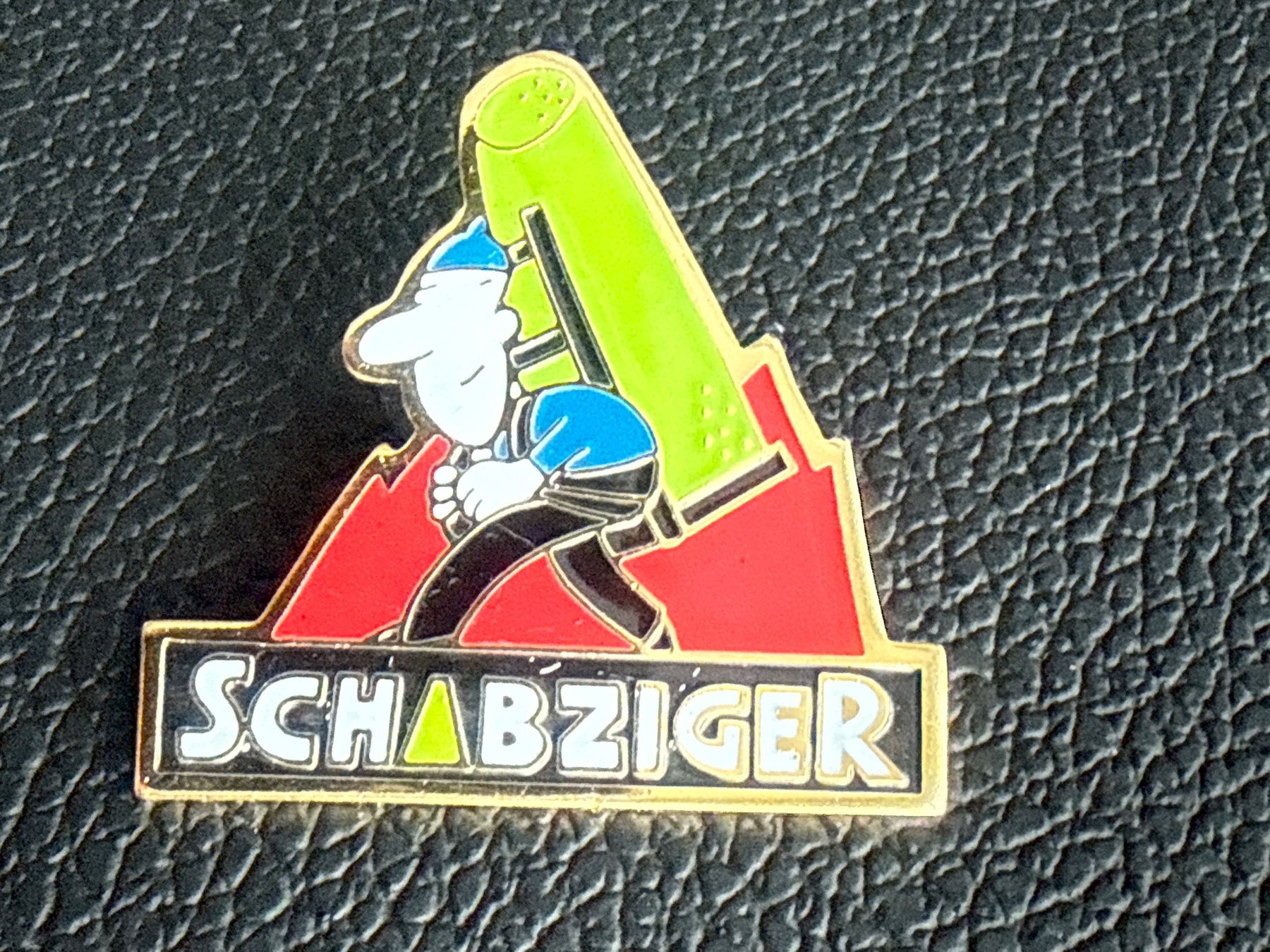 Placchette & Badge: Pin Schabziger – Usato da Glattbrugg venduto da Schweigmatt