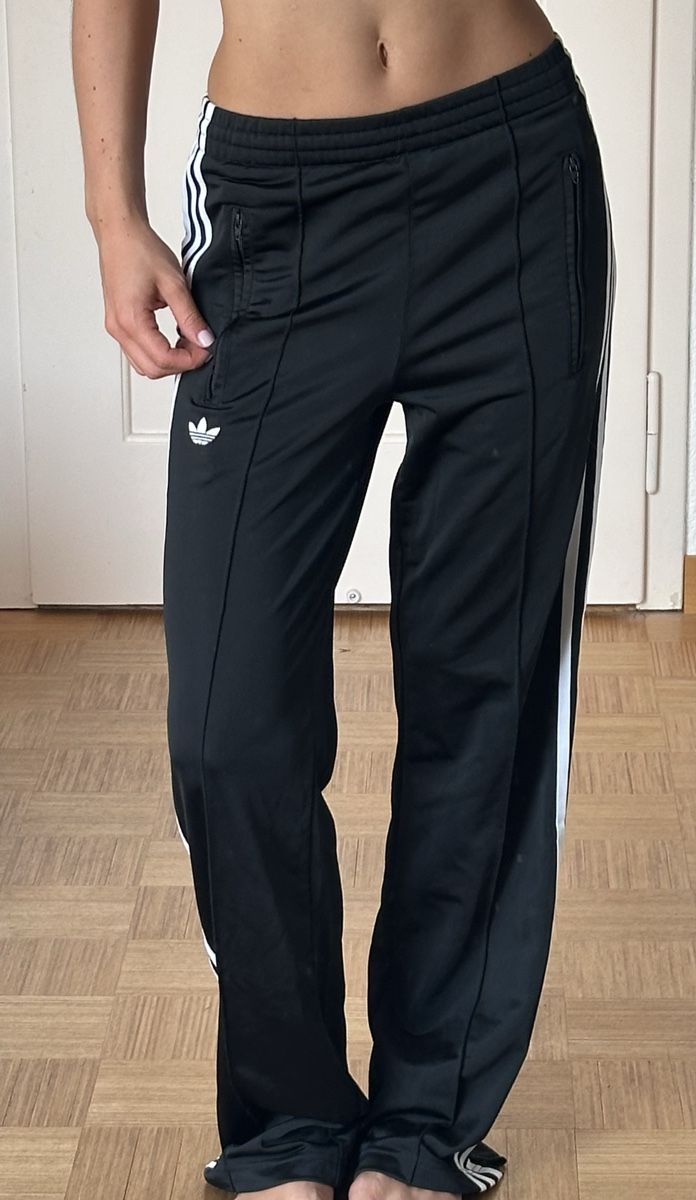 Adidas Hosen: Adidas Track Pants Black White Stripes  – Gebraucht aus Orvin von mboder 1