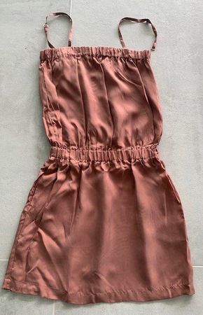 Petite robe beige rose d'Armani T. 38