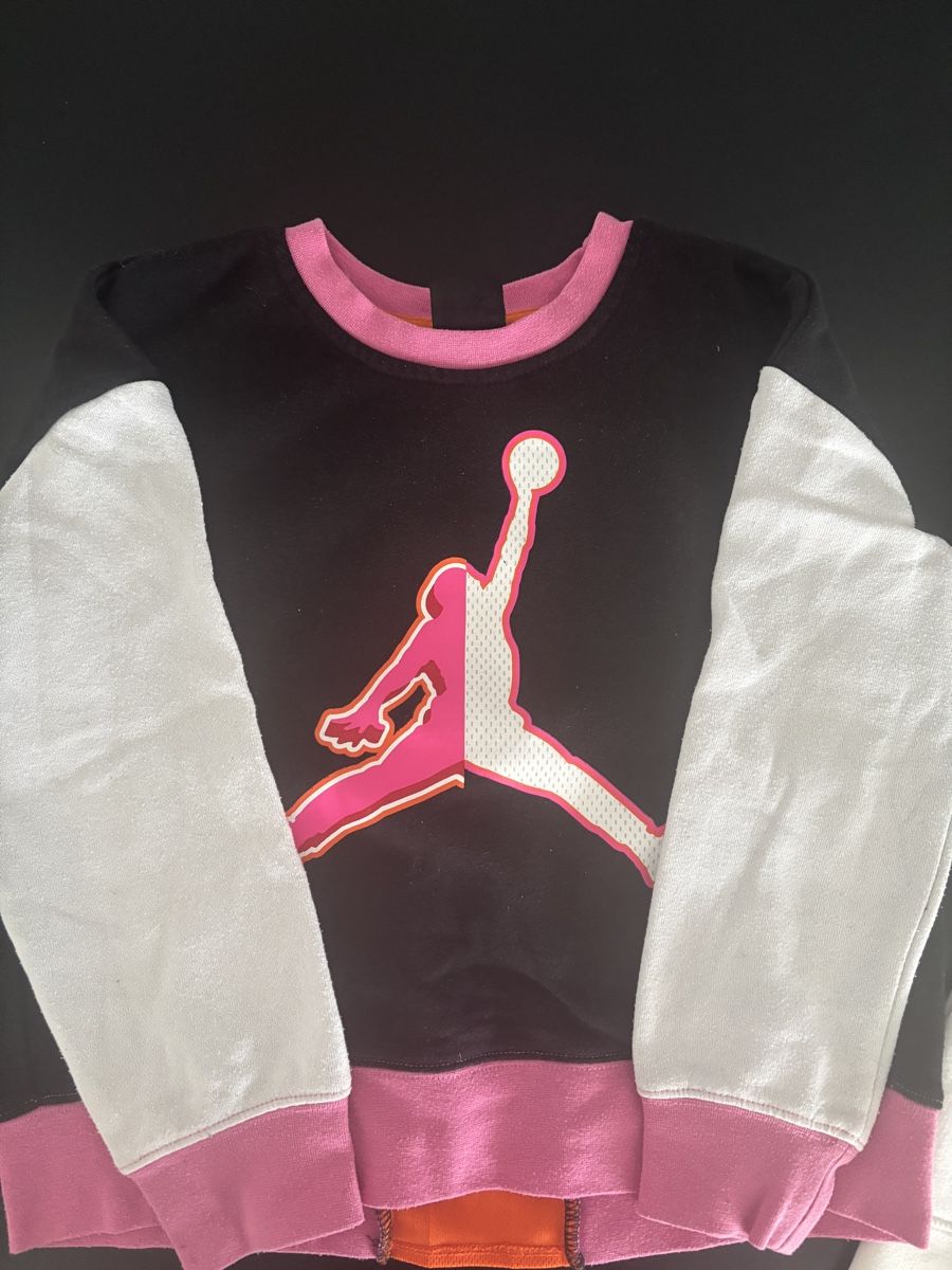 Pullover & Sweatshirts: Pullover 4 girls – Gebraucht aus Niederuzwil von Amicio 1