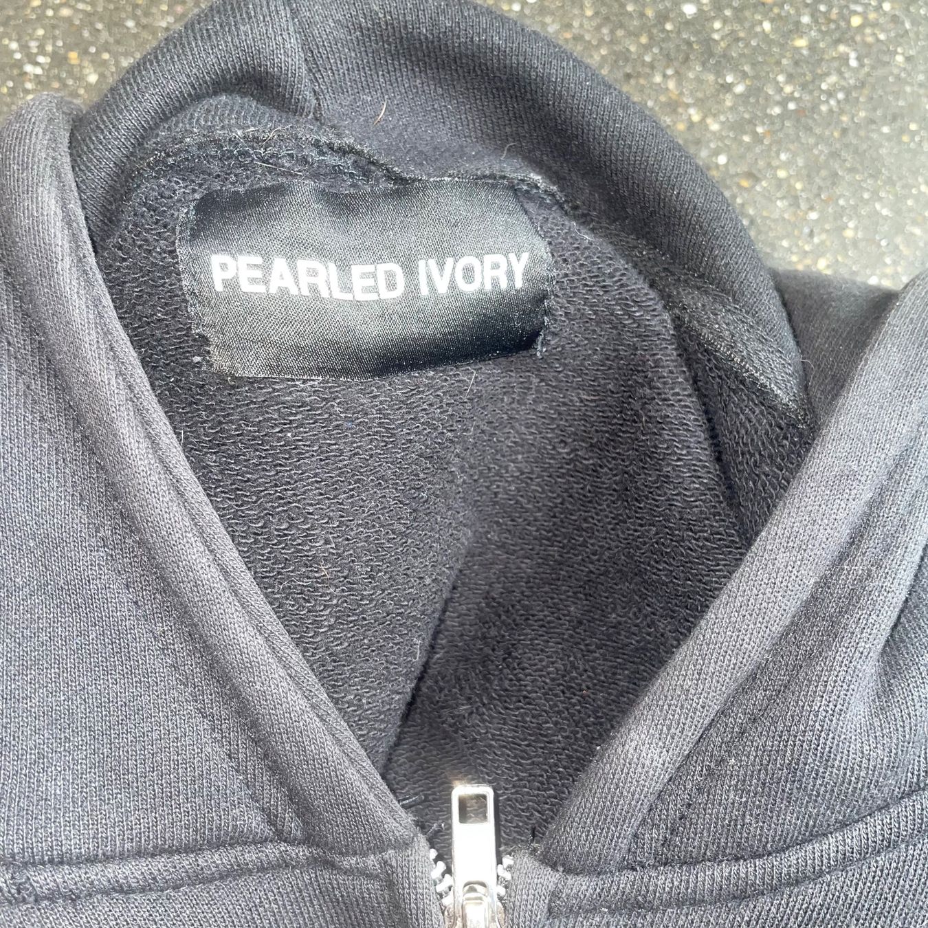Pulls & Sweat-shirts: PEARLED IVORY 'CROPPED HOODIE' – D'occasion à Zuchwil par hok_98 2