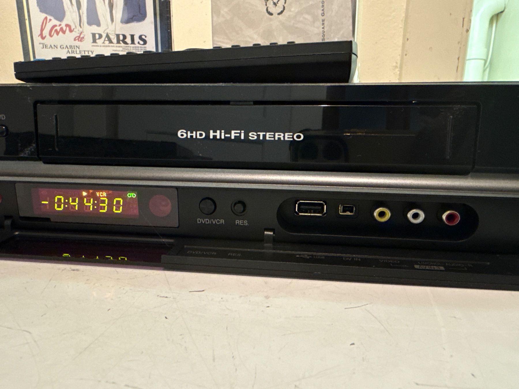 Registratori: Magnétoscope Combi HDMI VHS DVD REC – Usato da St imier venduto da sav_bjf9 6