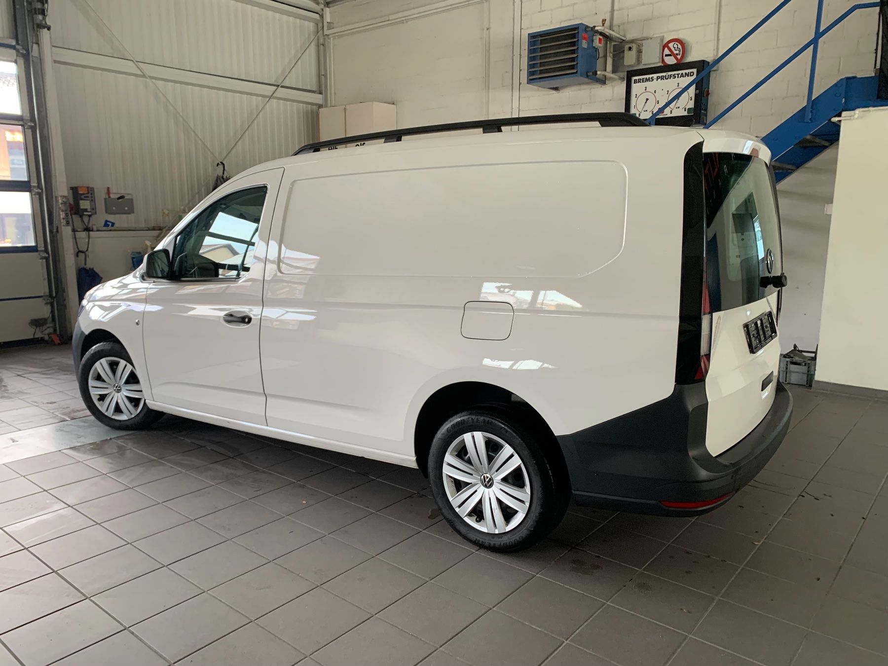 VW Nutzfahrzeuge: VW CADDY 2,0TDI MAXI MIT KLIMA U. NAVIGATION MIT  78350KM – Gebraucht aus Buttikon von Sru54 1