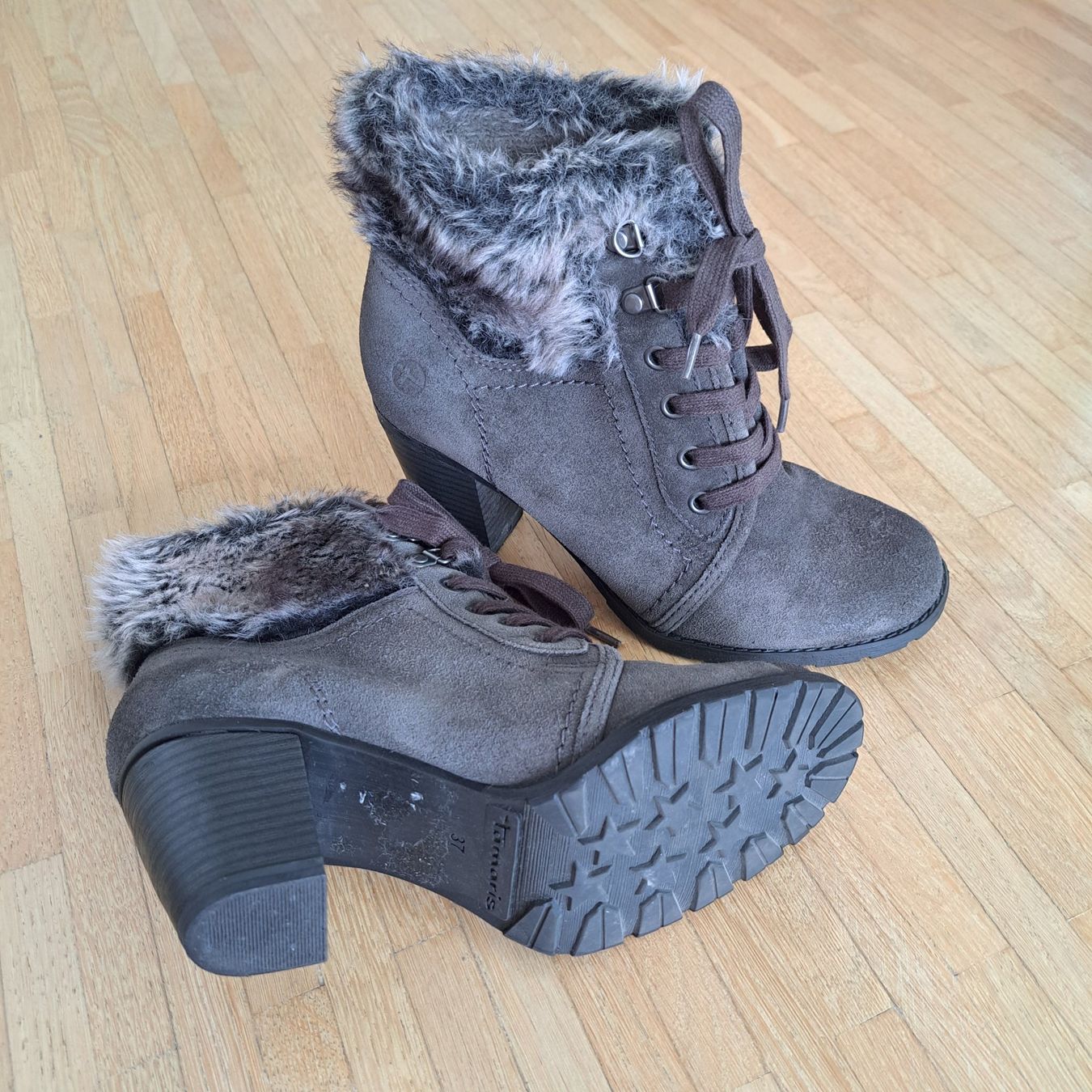 Scarpe da donna: Bottines avec fourrure – Nuovo (secondo la descrizione) da Le Mont-sur-Lausanne venduto da olatiu 2