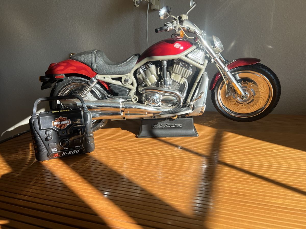 Kit di modellismo & Modellini statici: Harley Davidson Vrod RC – Nuovo (secondo la descrizione) da Immensee venduto da Mdin