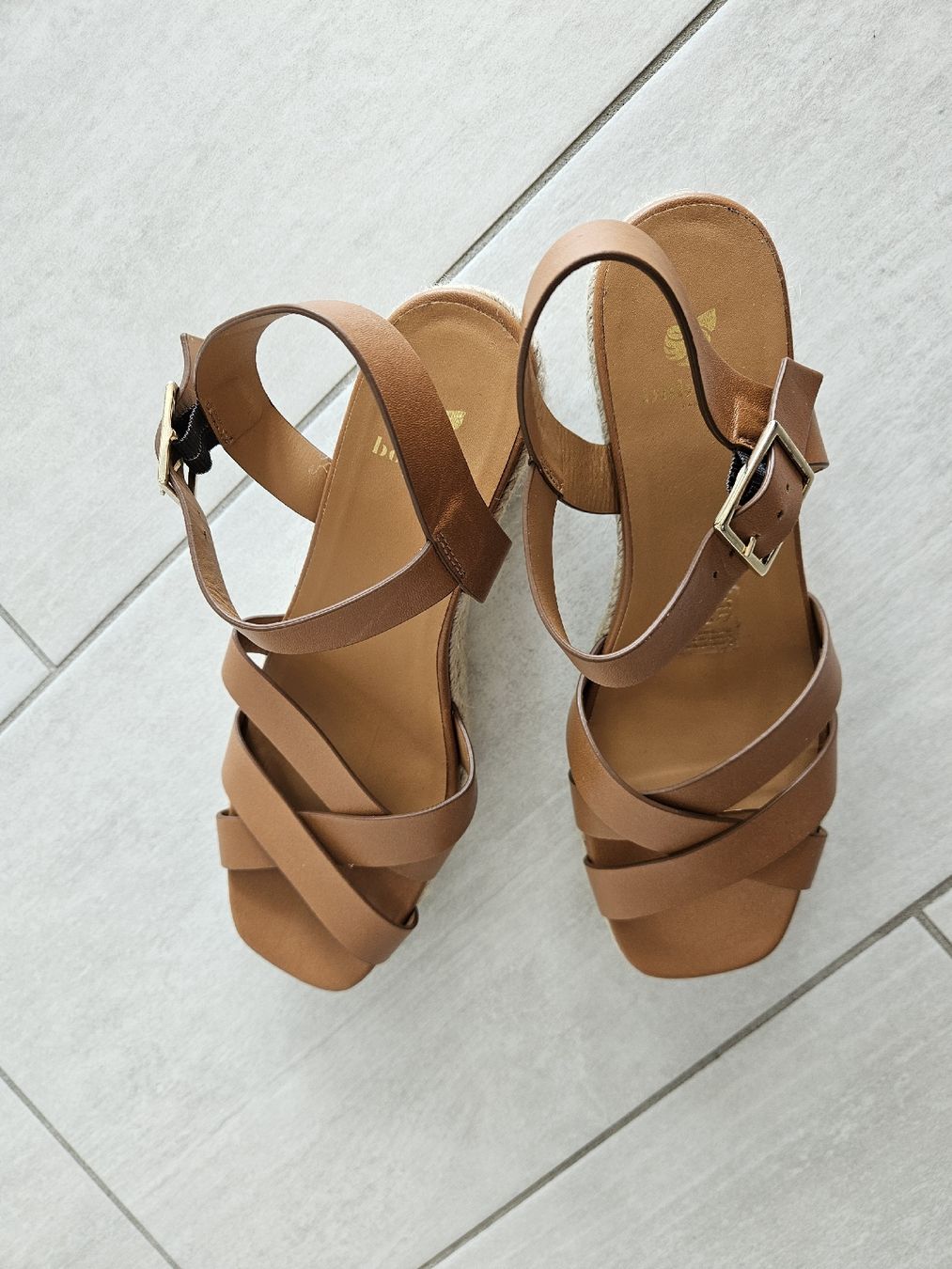 Bobbies Scarpe da donna: Espadrilles mit Keilabsatz Leder Bobbies Gr. 40 - ungetragen – Nuovo (secondo la descrizione) da Würenlos venduto da nu_54 4