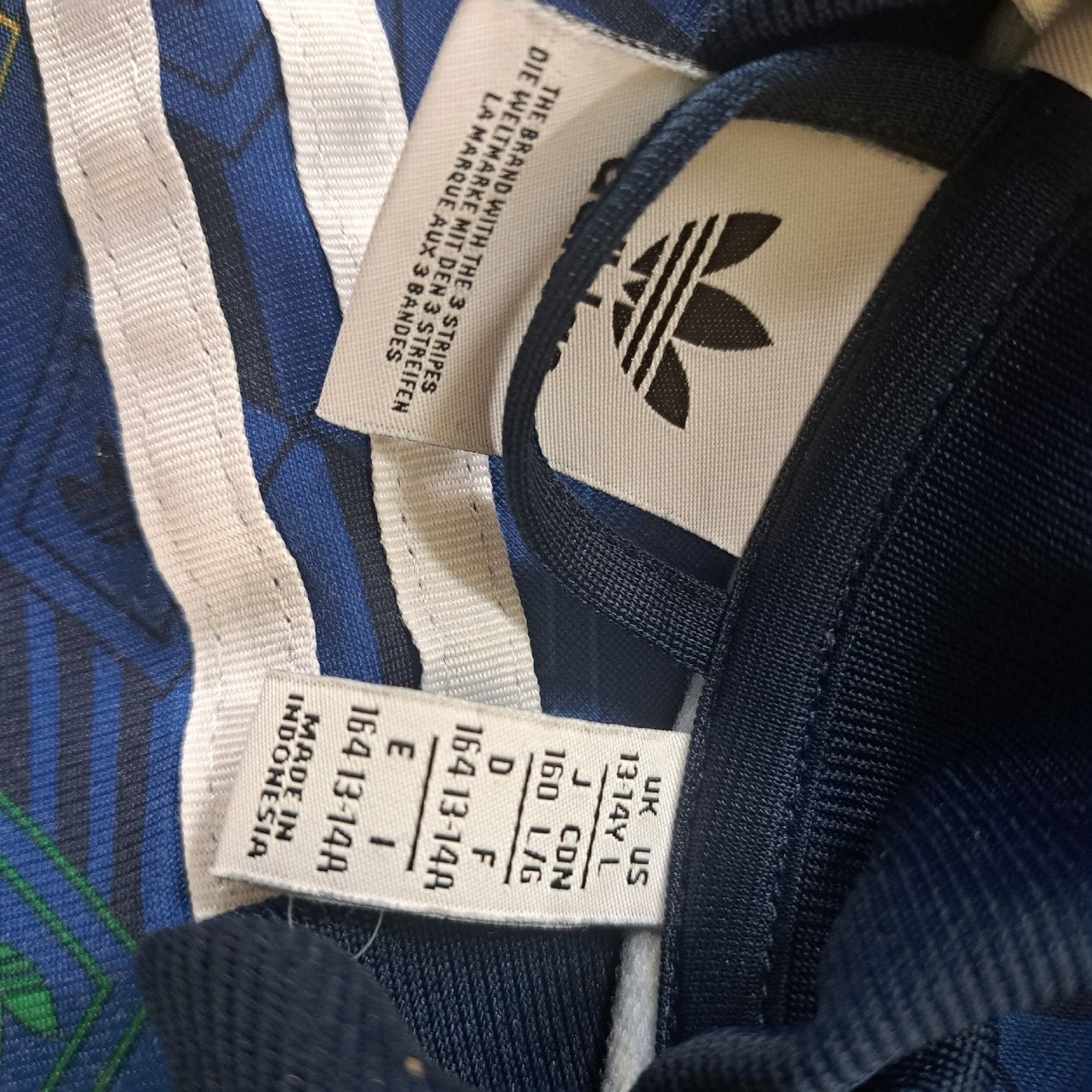 Adidas Jacken: adidas jacke 164 kultjacke mega cool blau – Gebraucht aus bazenheid von salerno007 2