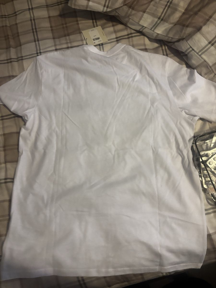 Calvin Klein T-Shirts: Calvin klein S  – Neu und originalverpackt aus Bargen BE von Thi_hp9t 1