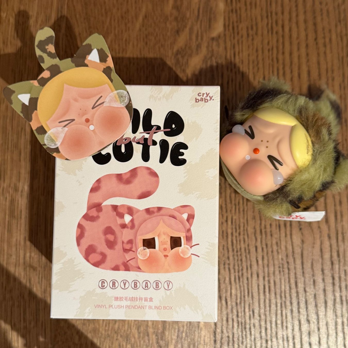Pop Mart Statuette: Authentic custom Cry Baby Camo – Nuovo e nell'imballaggio originale da Airolo venduto da MomTheBraggerStudio 3