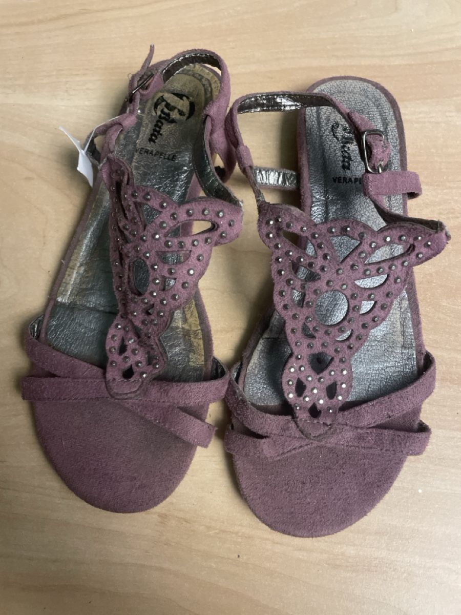 Scarpe per ragazze: Sommer Sandale von Bata, Lila, Gr. 33 gebraucht – Usato da Obergerlafingen venduto da cabo4