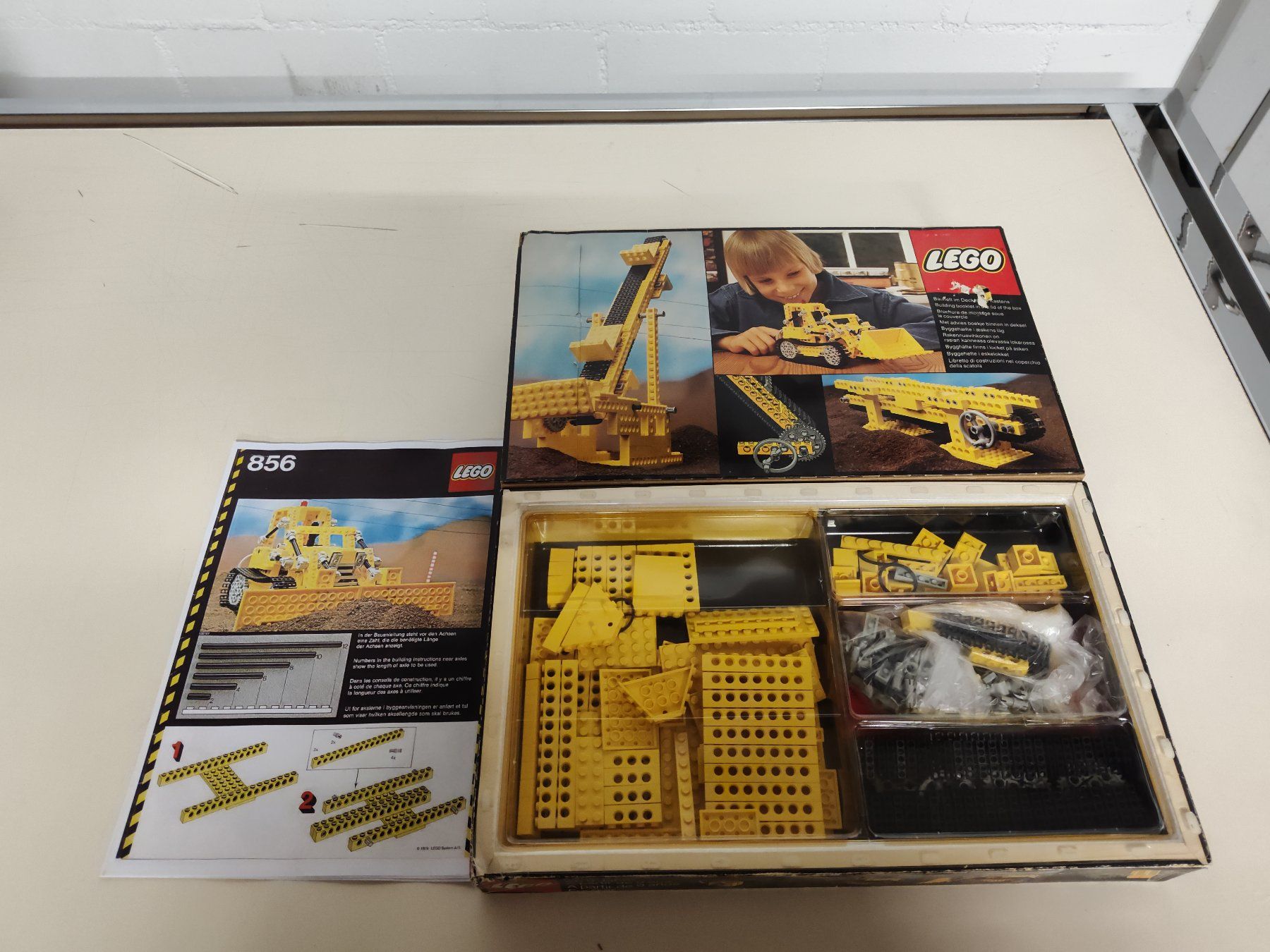 Lego Kit di costruzioni: LEG0 Technic 856 Bulldozer, original Verpackung & Anleitung – Usato da Bern venduto da WE_ARE 4
