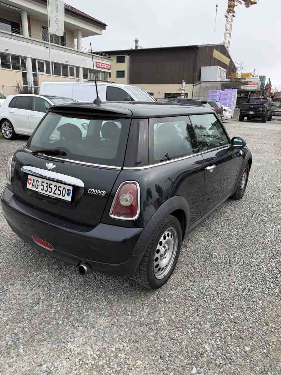 Mini Autos: Mini Cooper Limousine Black, Acceptable Condition – D'occasion à Kirchdorf AG par fer_8sf2 3