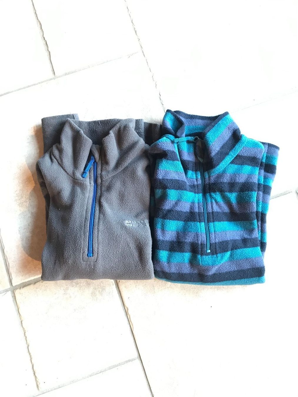 Lotti & Set di vestiti: Jungen Pullover Set 2 Stück 5-6 Jahre – Usato da Saas-Grund venduto da rau_tn8j