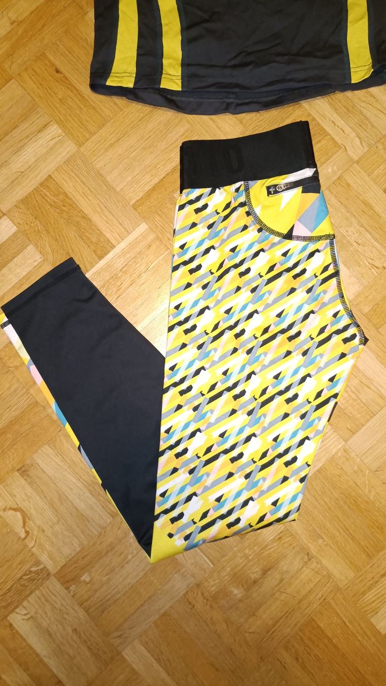 Leggings: Fitness Kleider, Leggings, Top – Usato da Dübendorf venduto da Me_sa 3