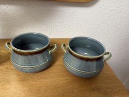 2 Stk. Vintage Suppentassen mit Griffen in blau/braun