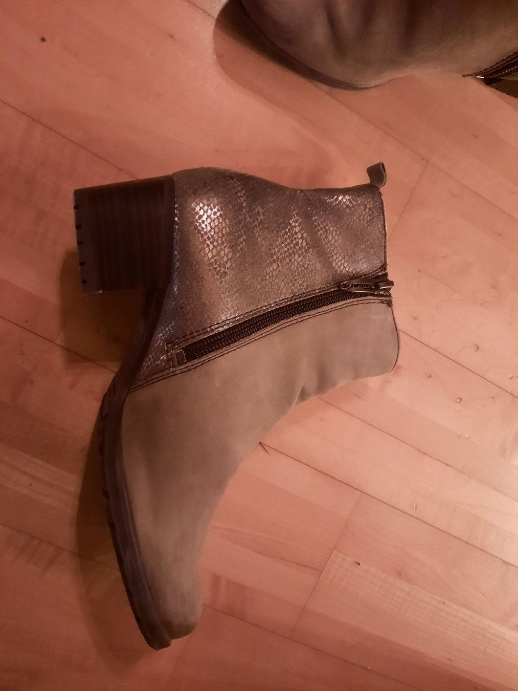 Tamaris Damenschuhe: Stiefeletten beige 37 – Gebraucht aus Rüti ZH von 11120 2